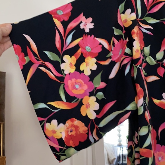 Natori Kimono Robe - Picture 4 of 6